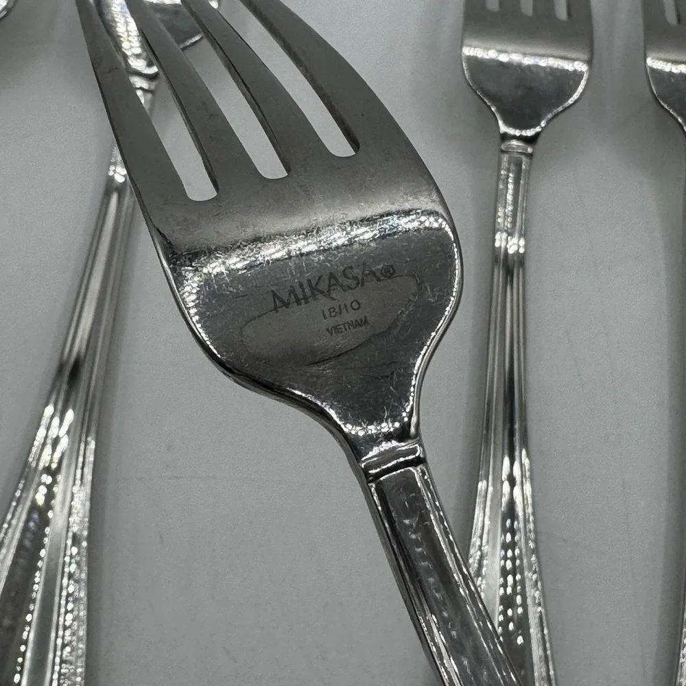 Mikasa 18/10 Stainless - REGENT BEAD Glossy - Dinner Forks Set of 5 8.25